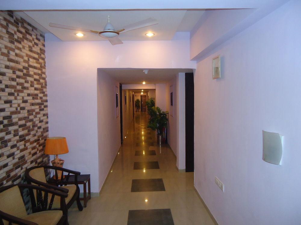 Hotel Maan Residency Satellite Road أحمد أباد المظهر الخارجي الصورة