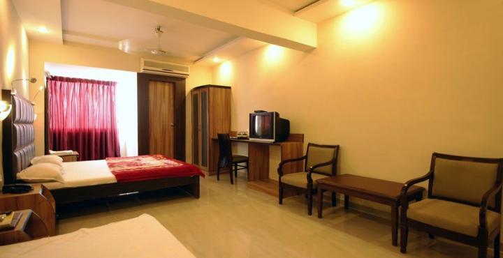 Hotel Maan Residency Satellite Road أحمد أباد المظهر الخارجي الصورة