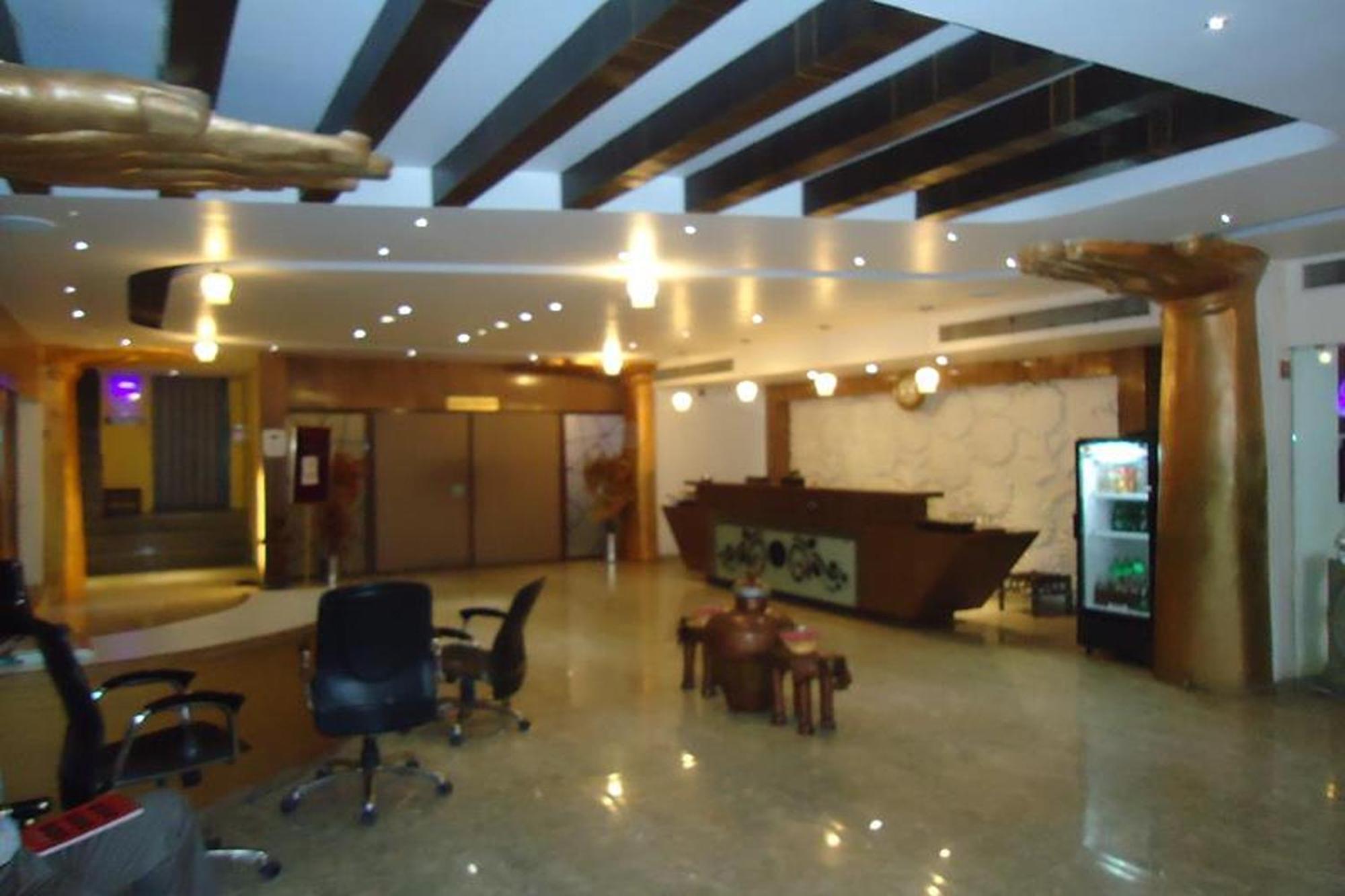 Hotel Maan Residency Satellite Road أحمد أباد المظهر الخارجي الصورة