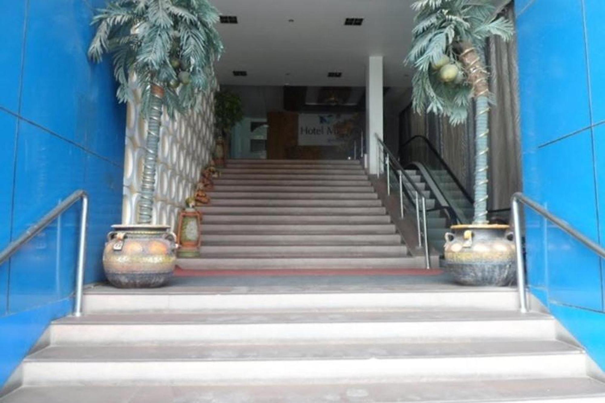 Hotel Maan Residency Satellite Road أحمد أباد المظهر الخارجي الصورة