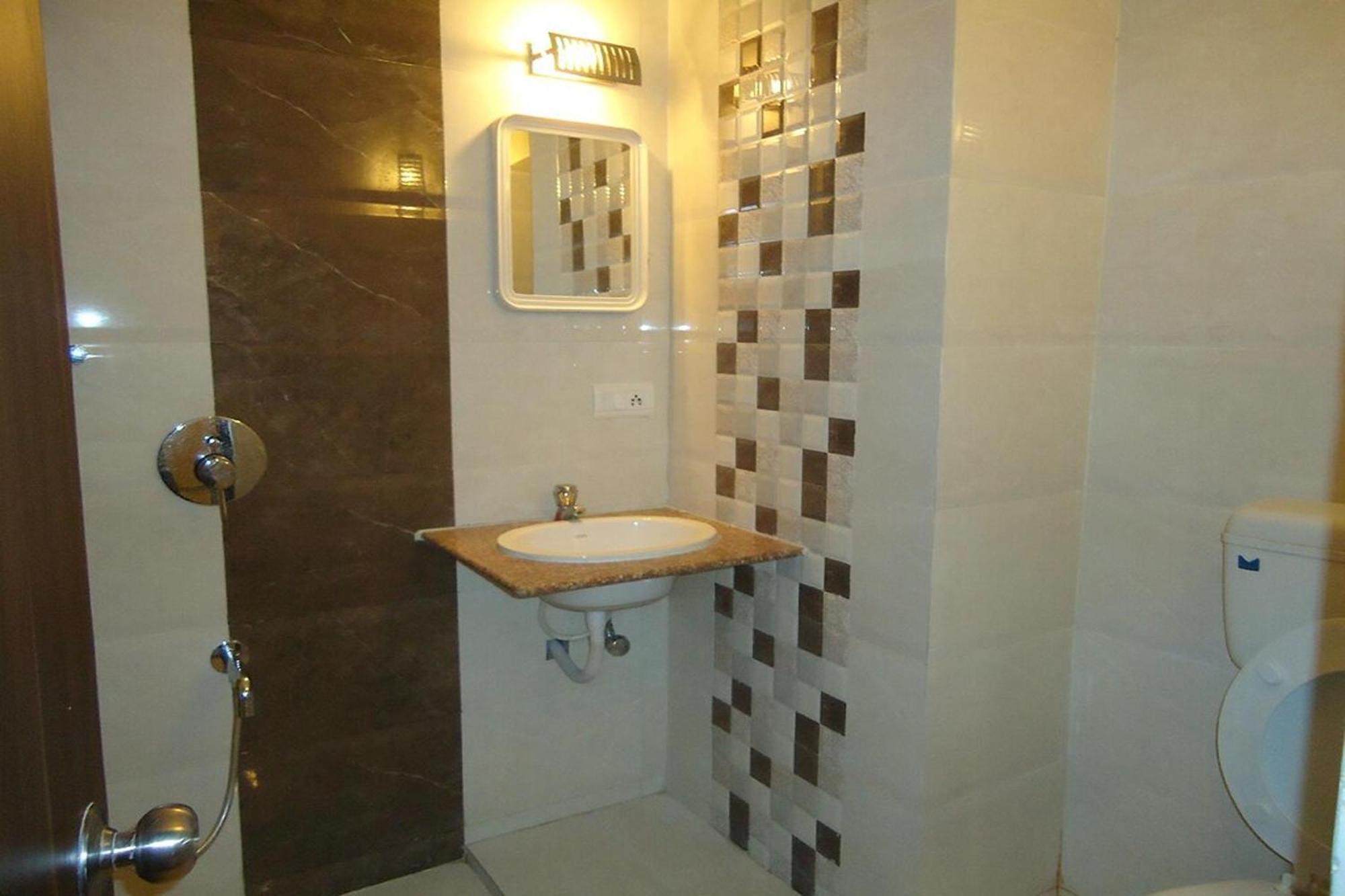 Hotel Maan Residency Satellite Road أحمد أباد المظهر الخارجي الصورة