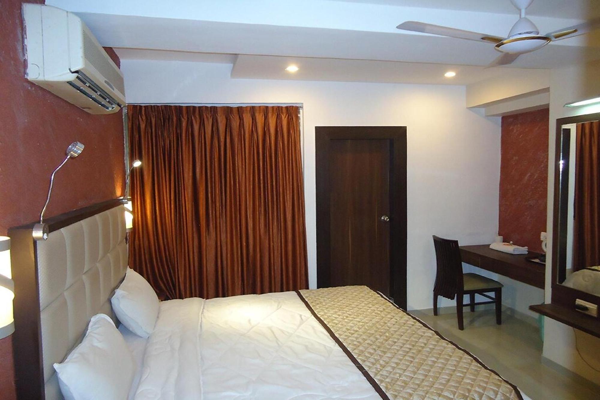Hotel Maan Residency Satellite Road أحمد أباد المظهر الخارجي الصورة