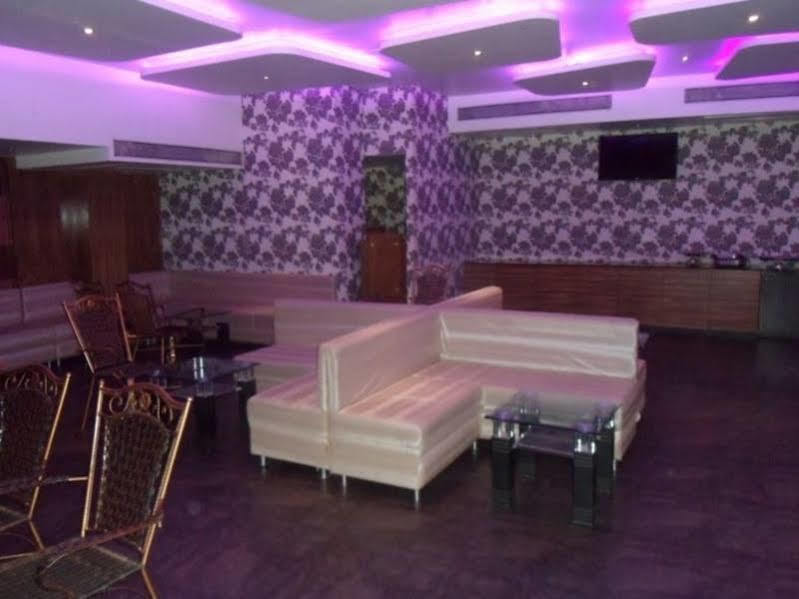 Hotel Maan Residency Satellite Road أحمد أباد المظهر الخارجي الصورة