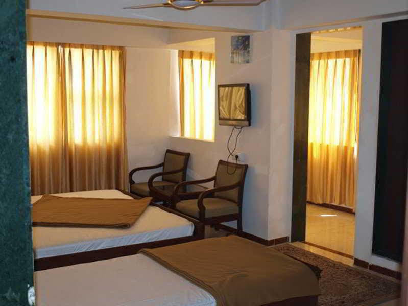Hotel Maan Residency Satellite Road أحمد أباد المظهر الخارجي الصورة