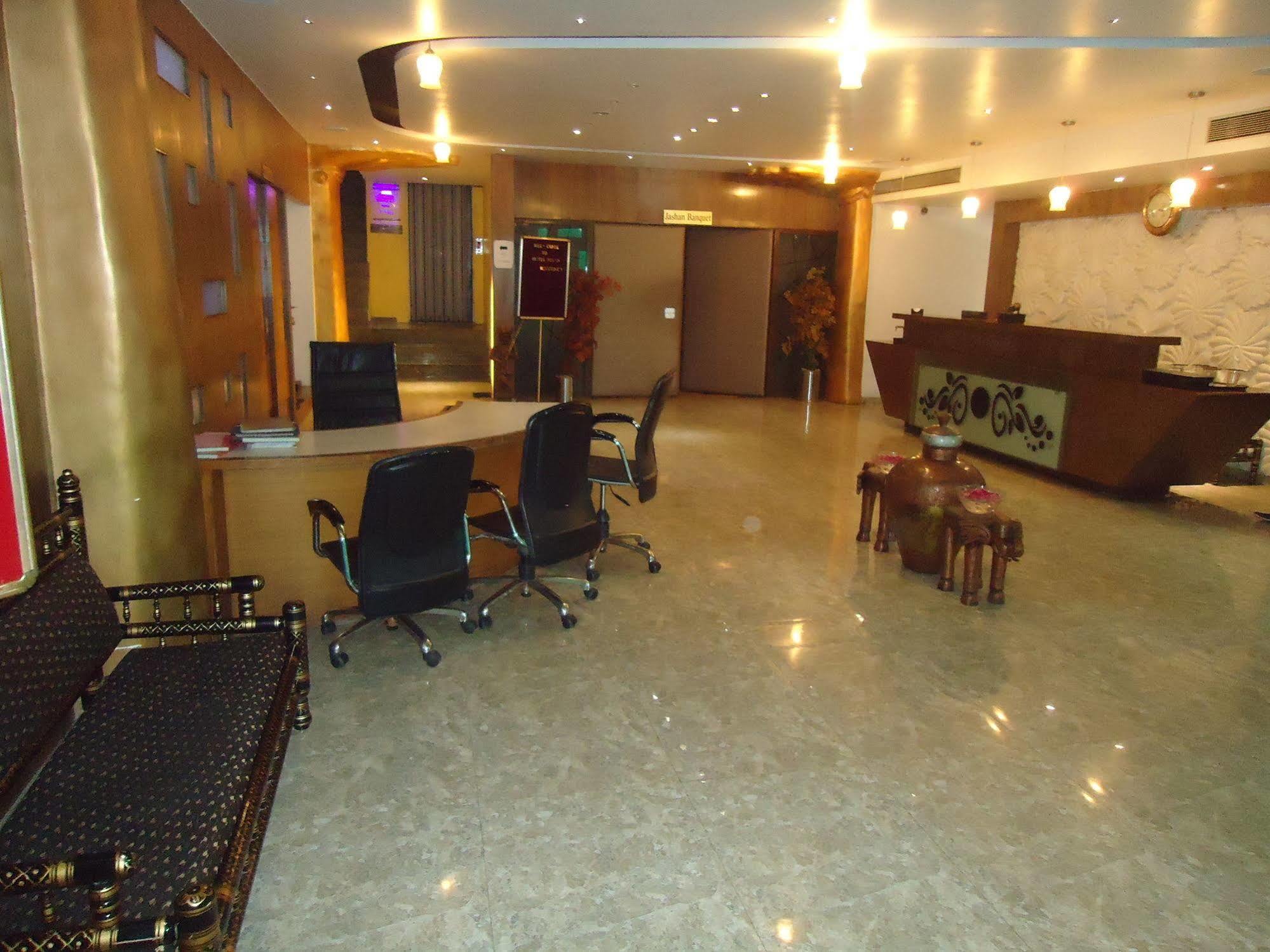 Hotel Maan Residency Satellite Road أحمد أباد المظهر الخارجي الصورة