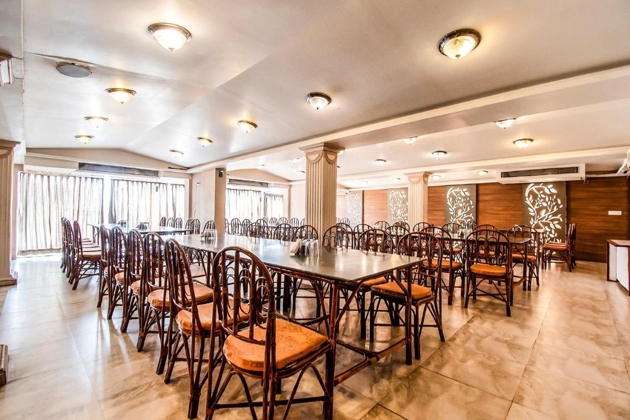 Hotel Maan Residency Satellite Road أحمد أباد المظهر الخارجي الصورة